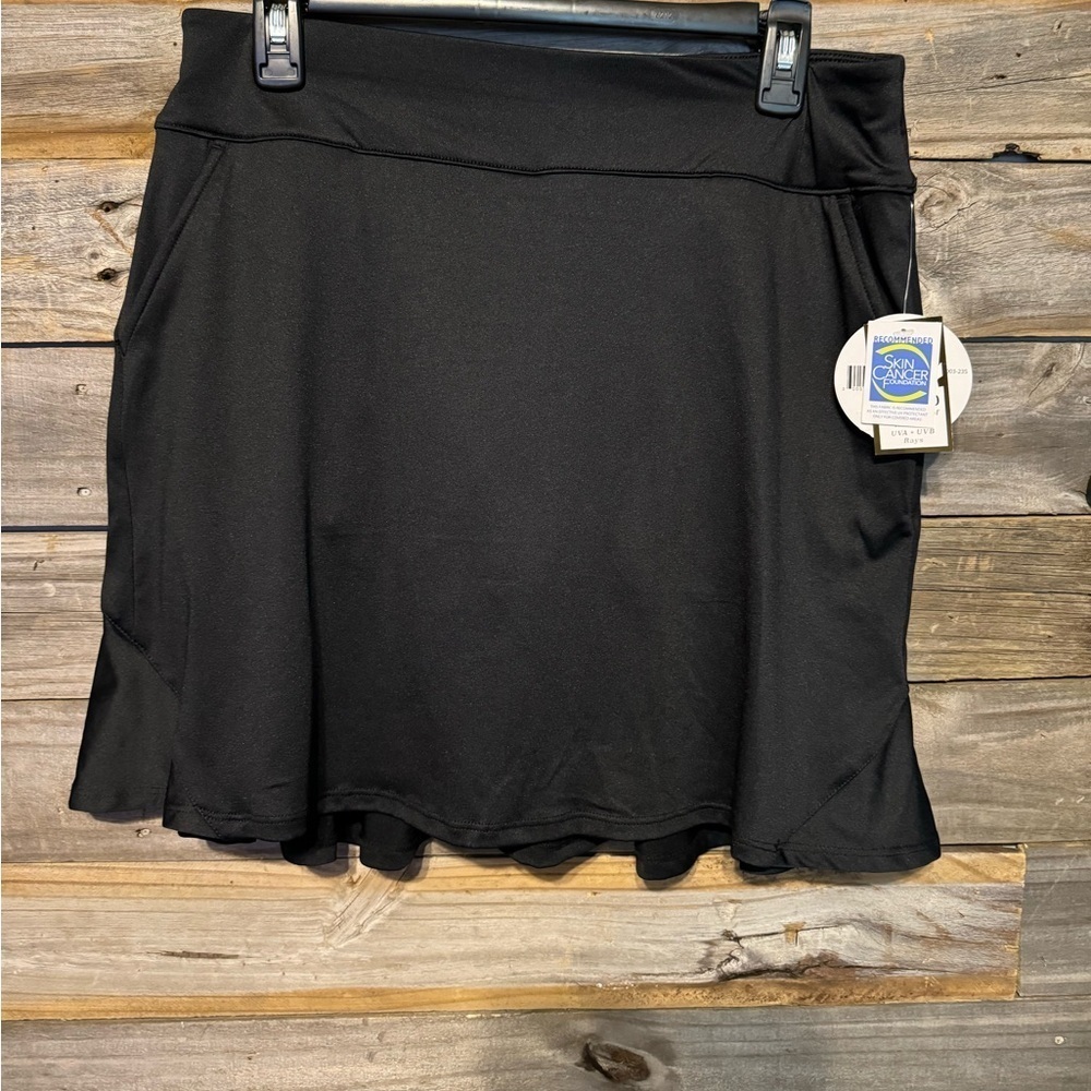 Coral Bay- NWT- women’s golf skirt with pant lining- small- black
